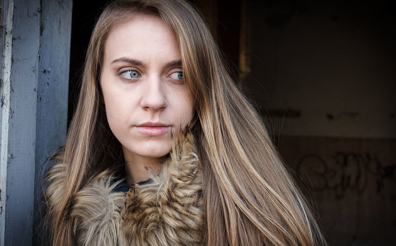 Милана, 30